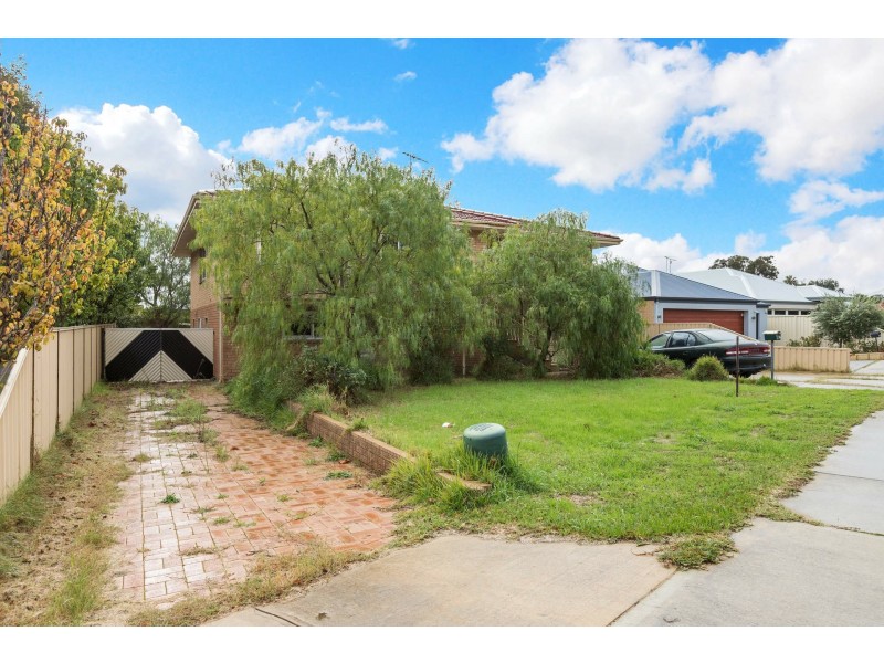 28 Forrest Road, Hamilton Hill WA 6163