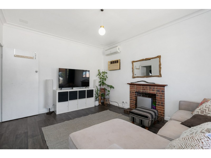 13 Teaguer Street, Wilson WA 6107