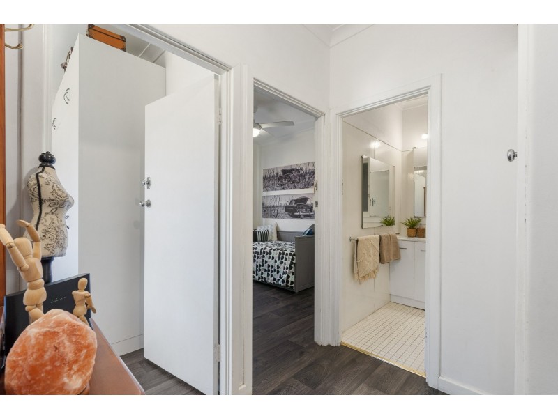 13 Teaguer Street, Wilson WA 6107