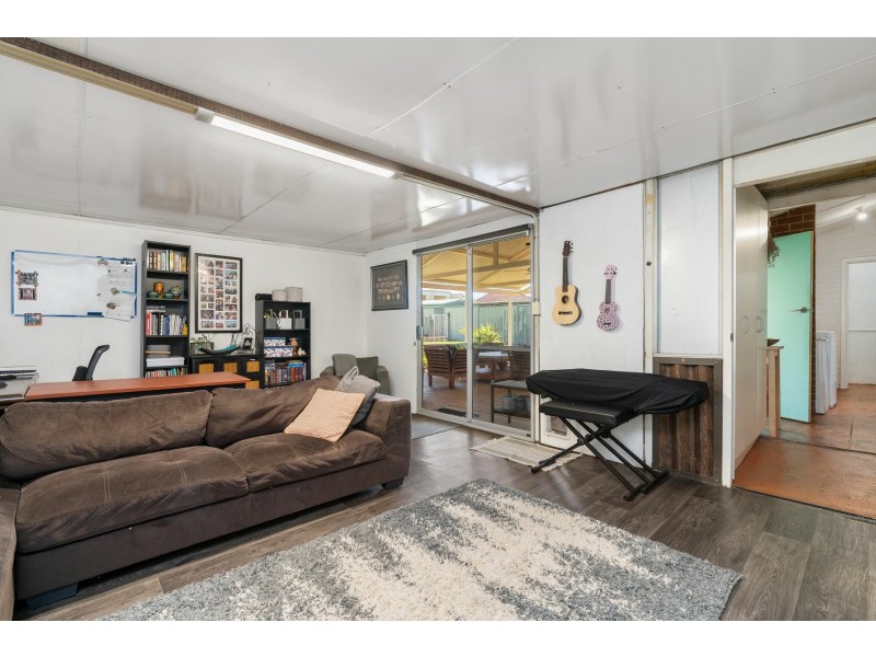 13 Teaguer Street, Wilson WA 6107