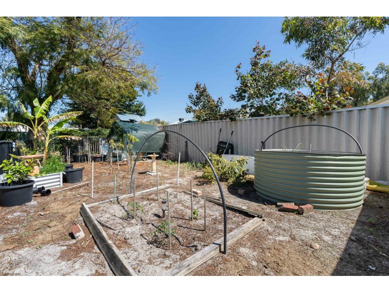 13 Teaguer Street, Wilson WA 6107