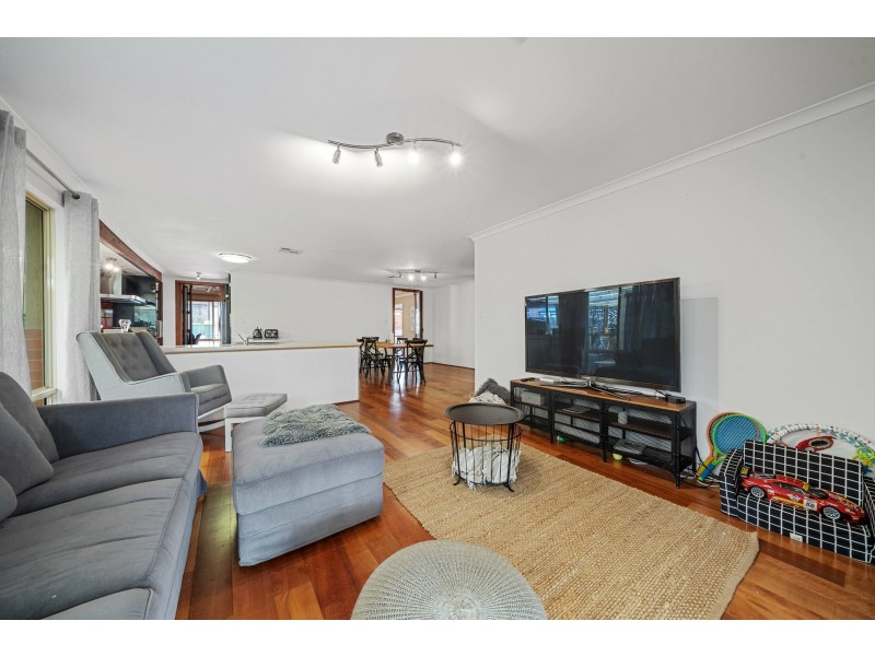 16 Laguna Green, Jandakot WA 6164