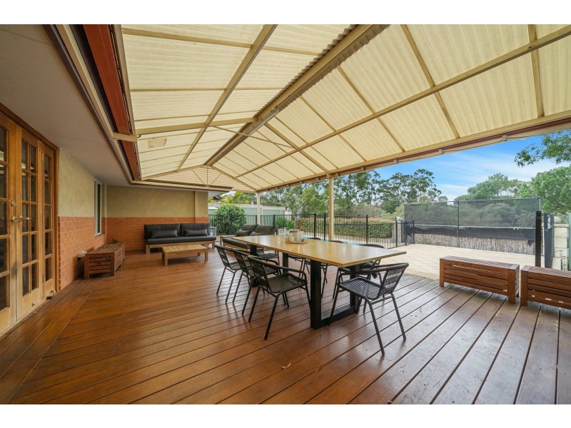 16 Laguna Green, Jandakot WA 6164