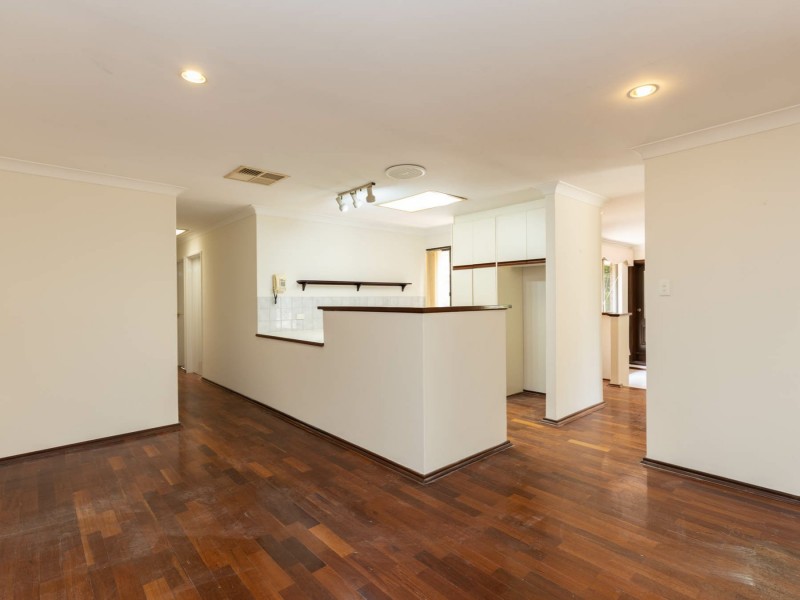 10 Krugger Place, Leeming WA 6149