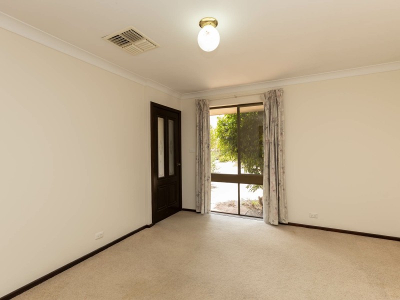 10 Krugger Place, Leeming WA 6149