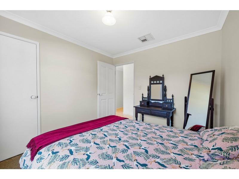 281b Corinthian Road East, Riverton WA 6148