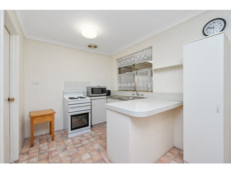 44E Seventh Road, Armadale WA 6112