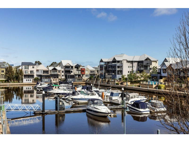 2/10 Marina Drive, Ascot WA 6104