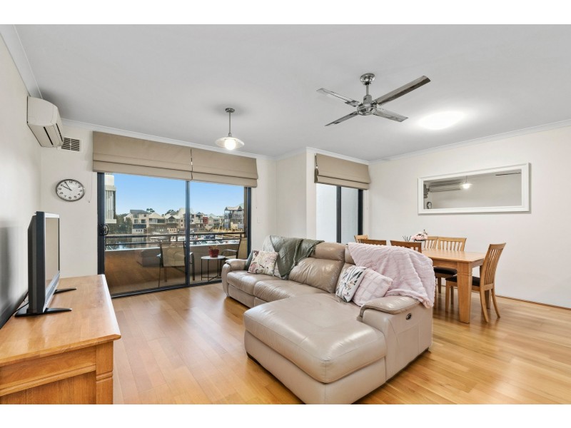 2/10 Marina Drive, Ascot WA 6104