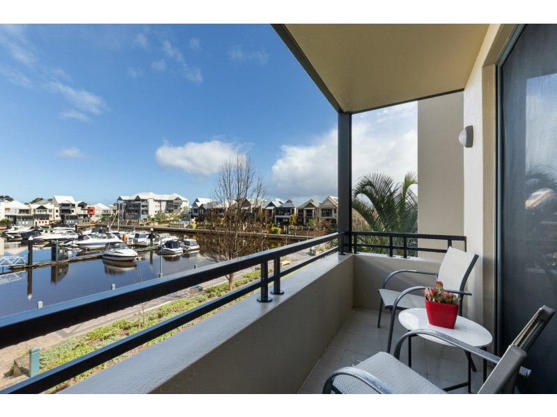 2/10 Marina Drive, Ascot WA 6104