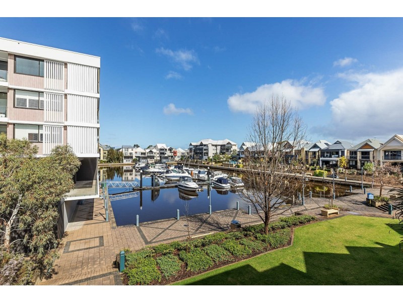 2/10 Marina Drive, Ascot WA 6104