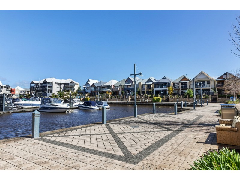 2/10 Marina Drive, Ascot WA 6104