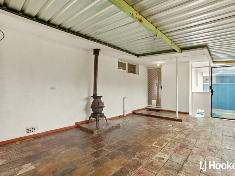 5 Munden Place, Kelmscott WA 6111