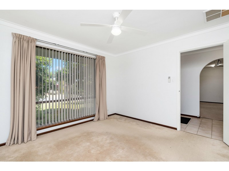 43 Dotterel Way, Yangebup WA 6164