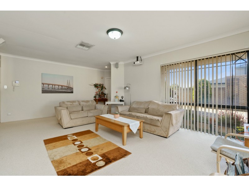 215 Corinthian Road East, Riverton WA 6148