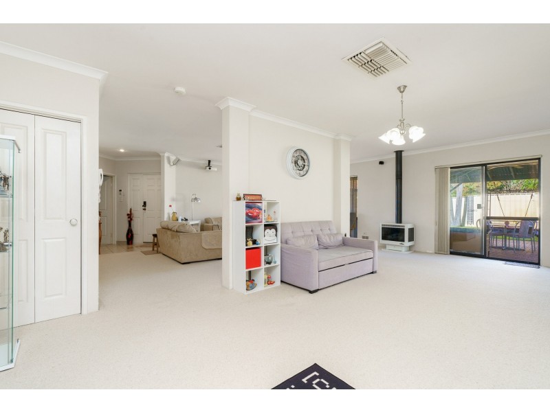 215 Corinthian Road East, Riverton WA 6148