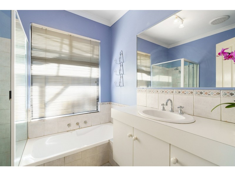 215 Corinthian Road East, Riverton WA 6148