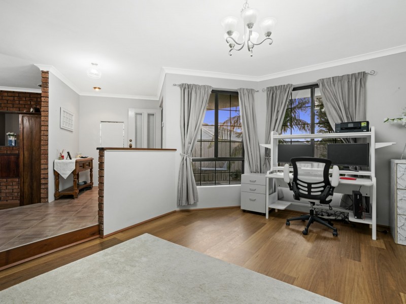 14 Goshawk Place, Huntingdale WA 6110