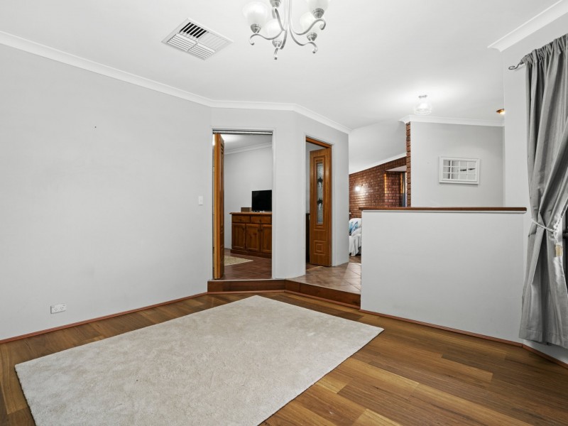 14 Goshawk Place, Huntingdale WA 6110