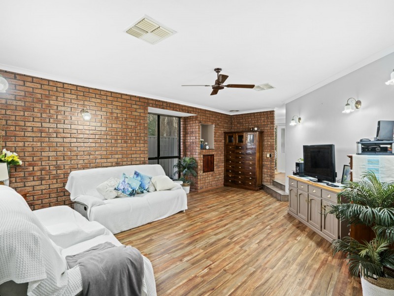 14 Goshawk Place, Huntingdale WA 6110