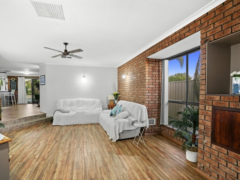 14 Goshawk Place, Huntingdale WA 6110
