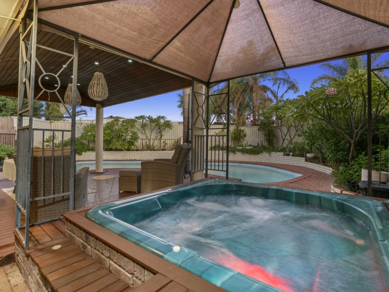 14 Goshawk Place, Huntingdale WA 6110