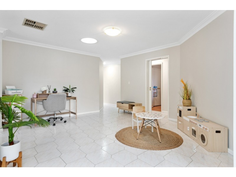 4 Itea Place, South Lake WA 6164