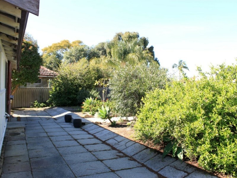 21 Bone Street, St James WA 6102