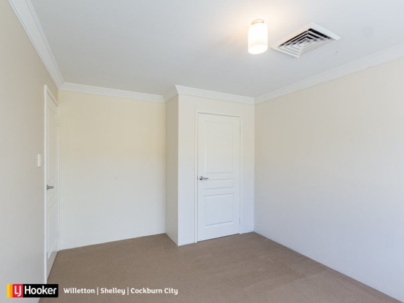 17 Halcyon Way, Atwell WA 6164