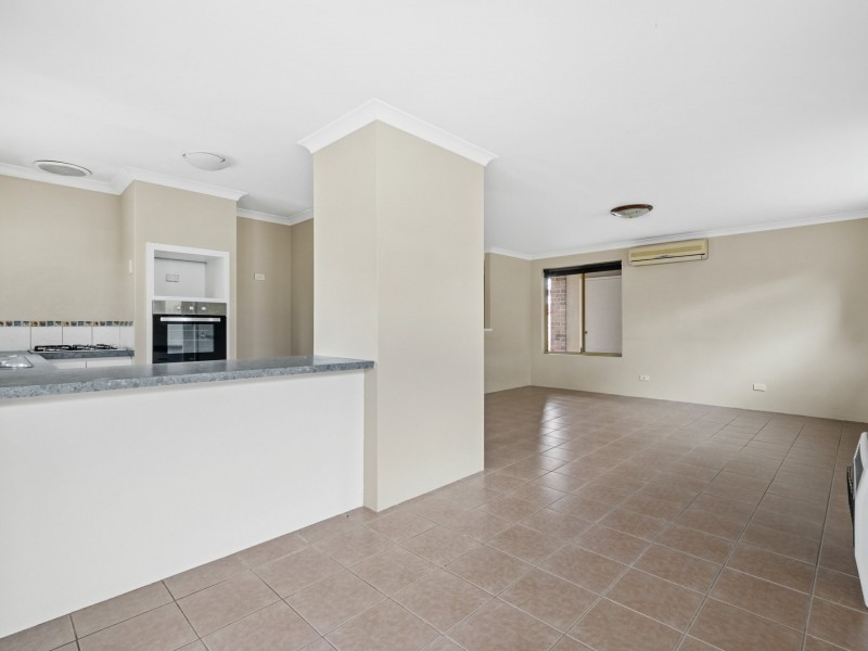 2/61 Wilfred Road, Thornlie WA 6108