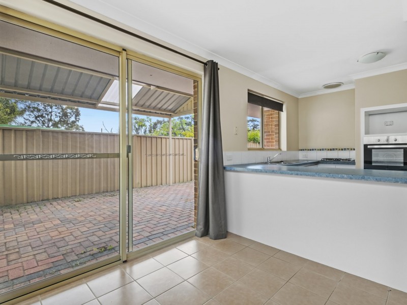 2/61 Wilfred Road, Thornlie WA 6108
