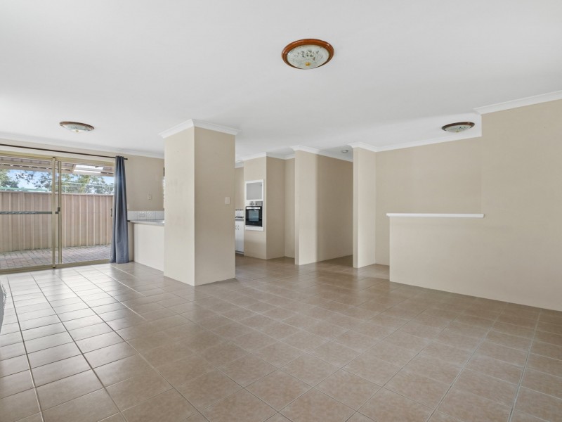 2/61 Wilfred Road, Thornlie WA 6108
