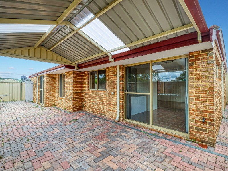 2/61 Wilfred Road, Thornlie WA 6108
