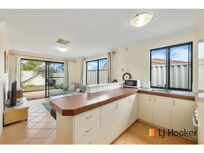 8/24 Farnham Street, Bentley WA 6102