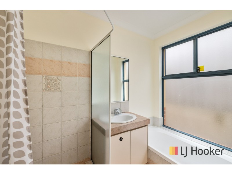 8/24 Farnham Street, Bentley WA 6102