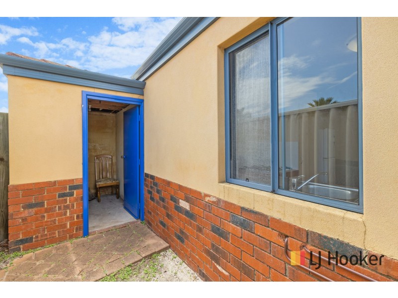 8/24 Farnham Street, Bentley WA 6102