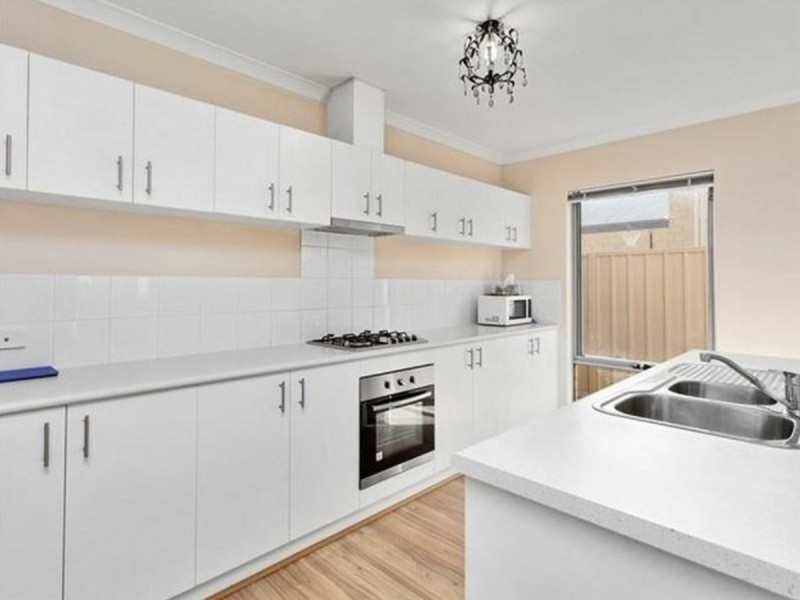 1/7 Gild Street, Cloverdale WA 6105