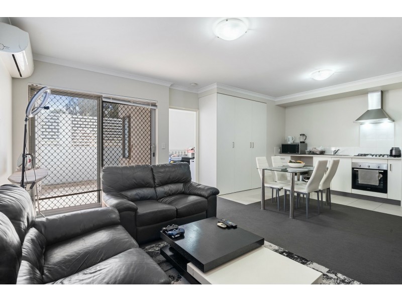 3/15 Debenham Street, Thornlie WA 6108