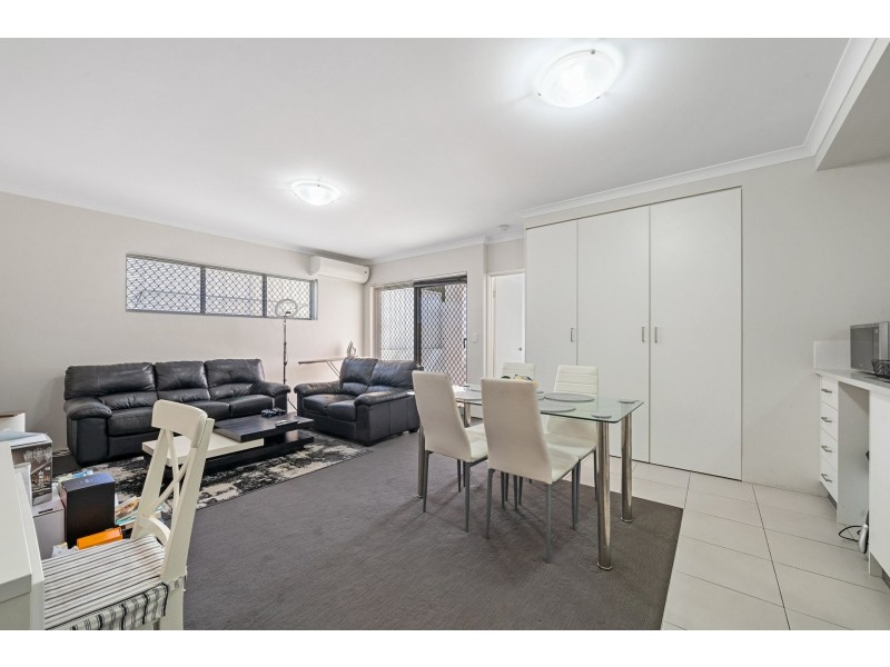 3/15 Debenham Street, Thornlie WA 6108