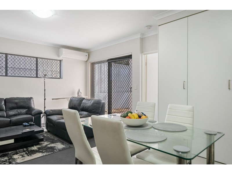 3/15 Debenham Street, Thornlie WA 6108