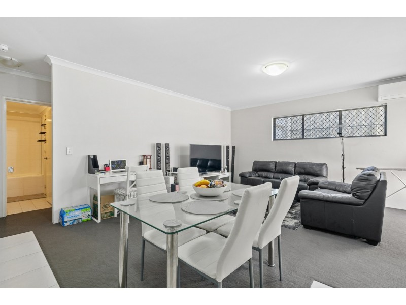 3/15 Debenham Street, Thornlie WA 6108