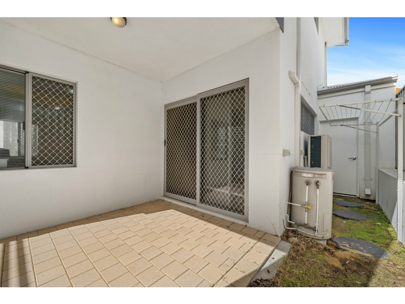 3/15 Debenham Street, Thornlie WA 6108