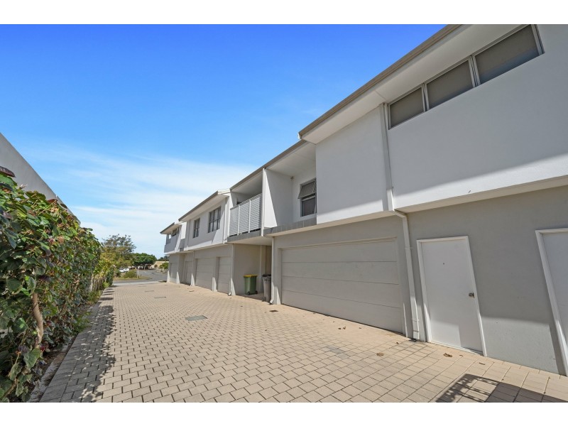 3/15 Debenham Street, Thornlie WA 6108