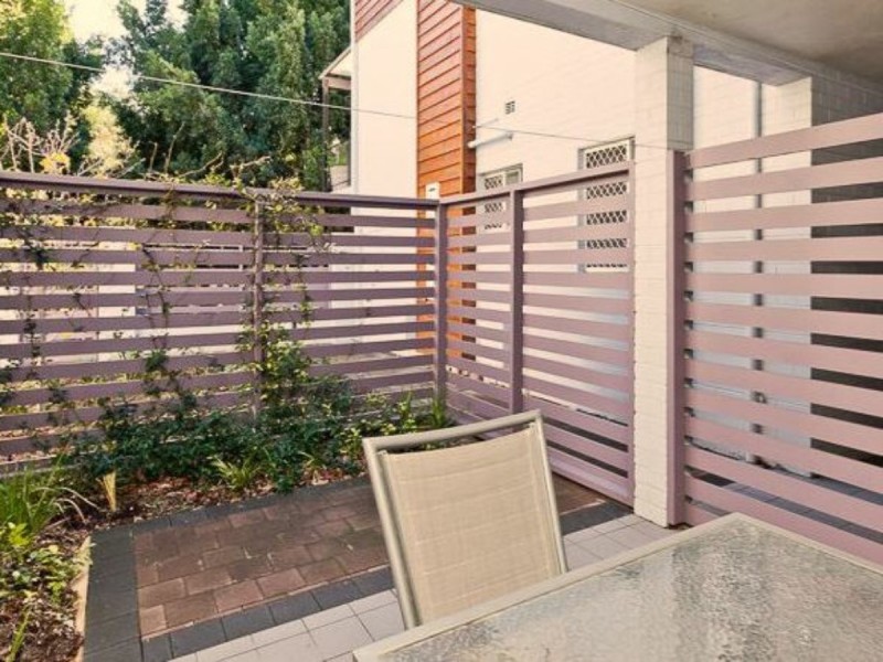 2/34 Cunningham Terrace, Daglish WA 6008