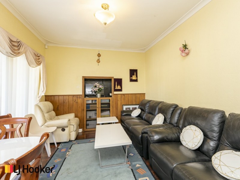 9A Tonbridge Way, Thornlie WA 6108