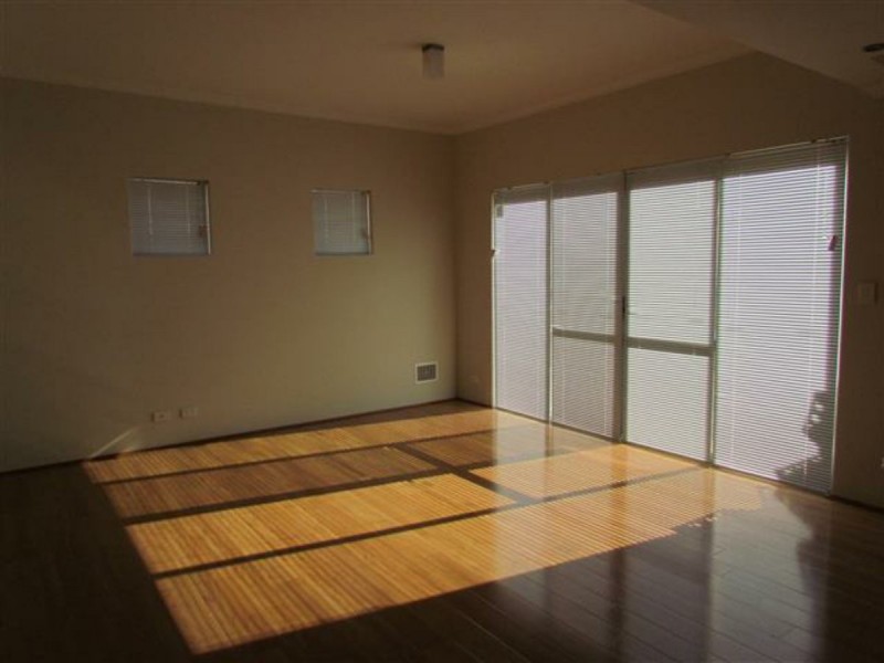 1/9 Surrey Road, Wilson WA 6107