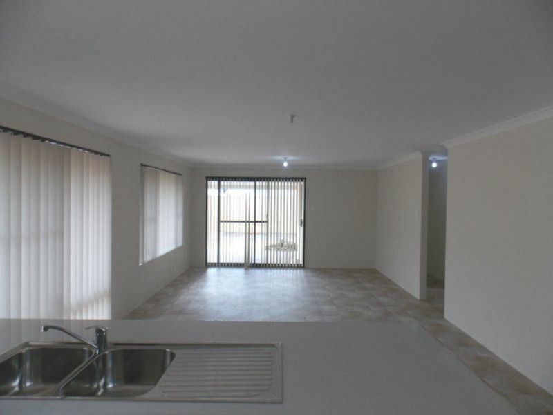 68 Bellingham Road, Hammond Park WA 6164