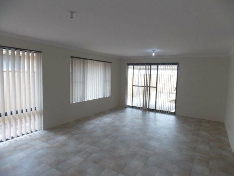 68 Bellingham Road, Hammond Park WA 6164