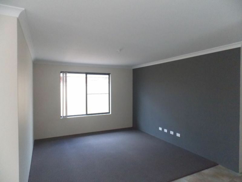 68 Bellingham Road, Hammond Park WA 6164