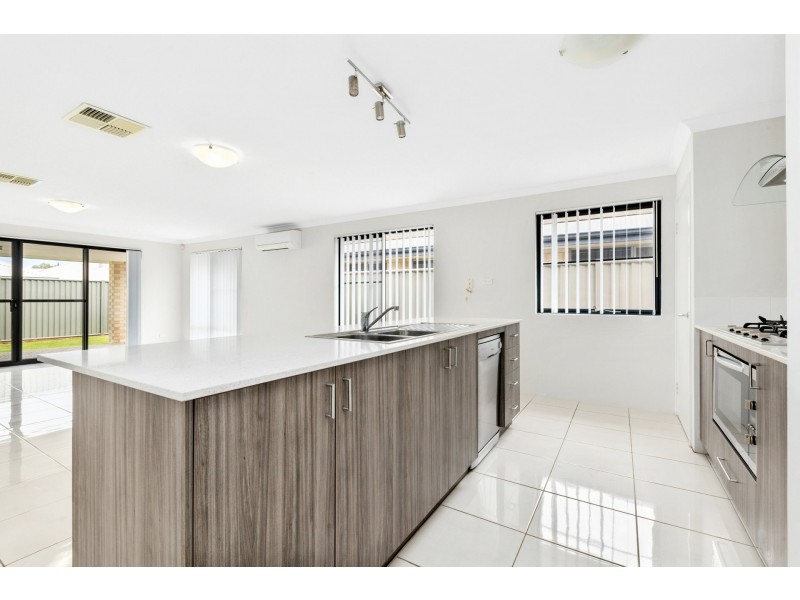 30 Ewens Pass, Wandi WA 6167